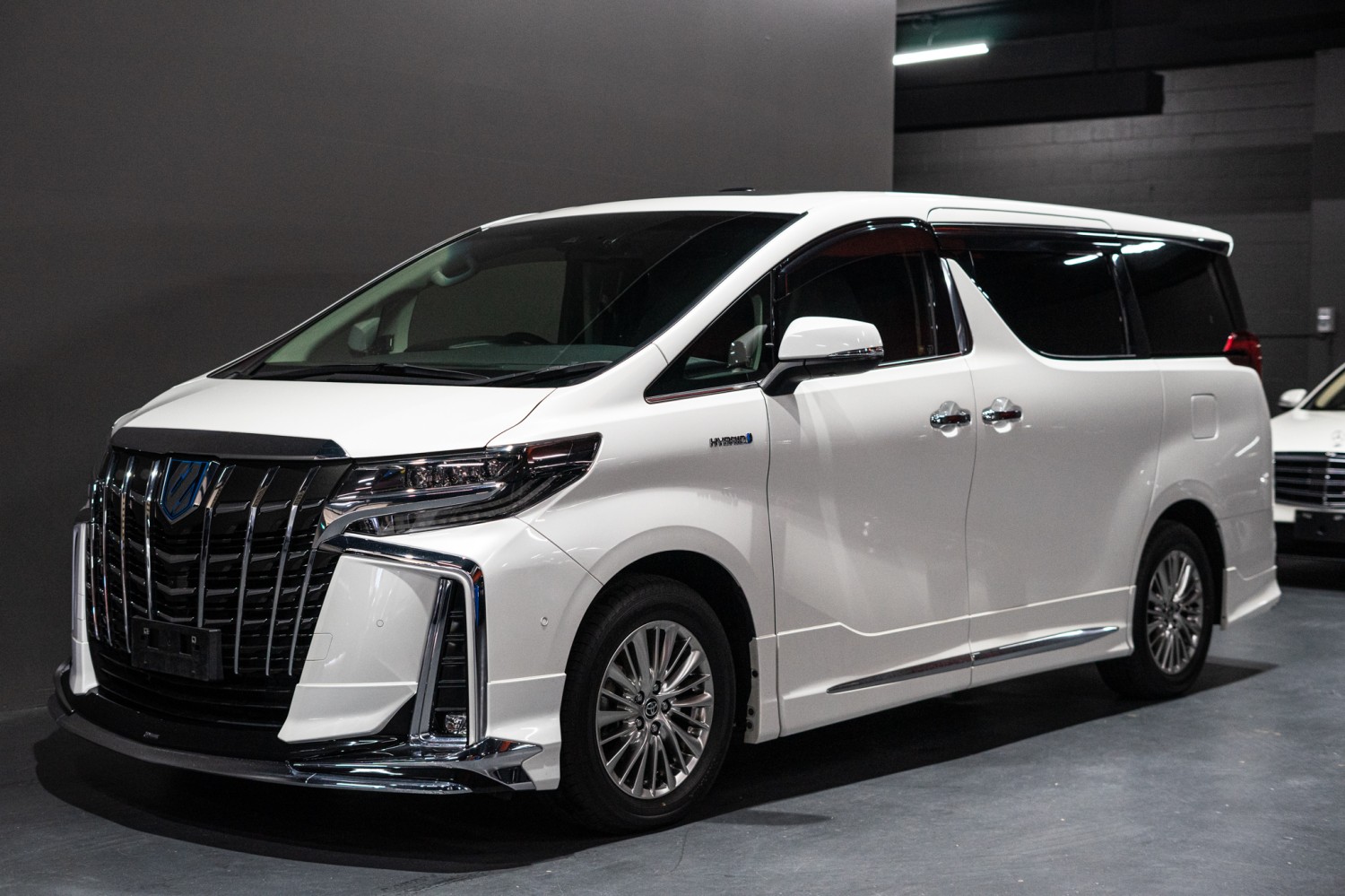 2022 Toyota Alphard Hybrid